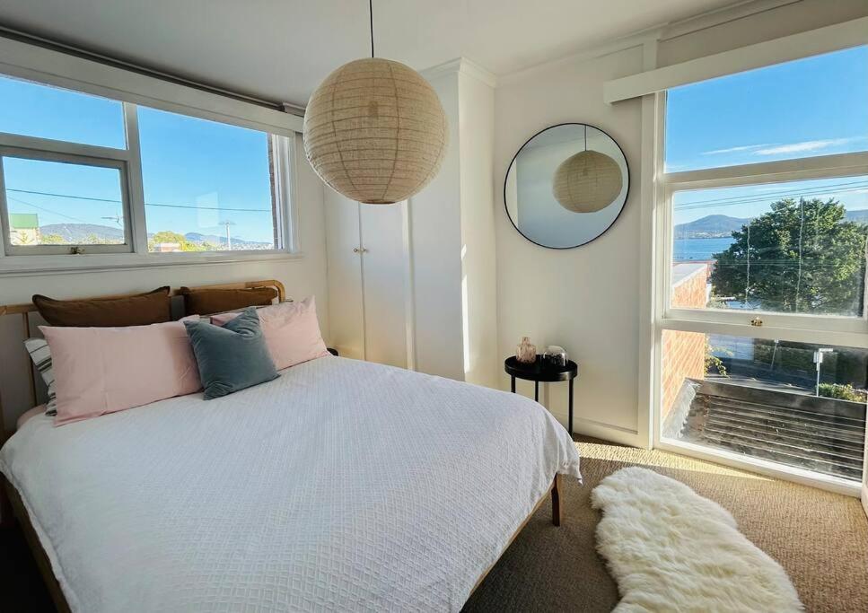 The Tassie - Luxury With Panoramic Water Views Villa Hobart Bagian luar foto